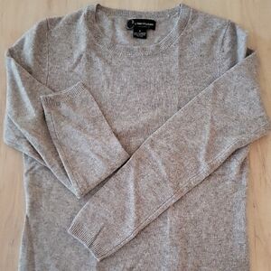 Bloomingdale's Cashmere Light Gray Crewneck Sweater Size Medium